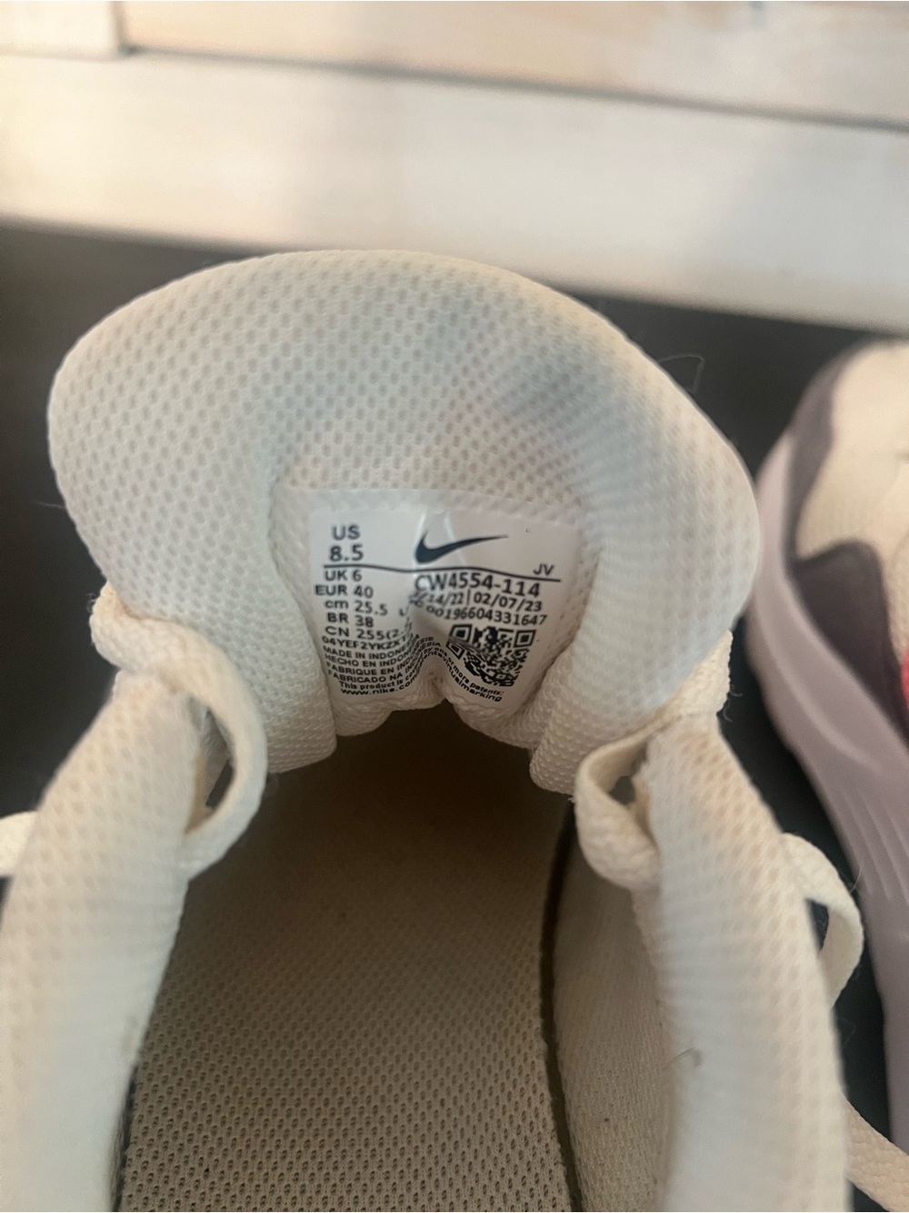 Nike Air Max Trainer in Cream, Gray & Coral Pink - Picture 3 of 3